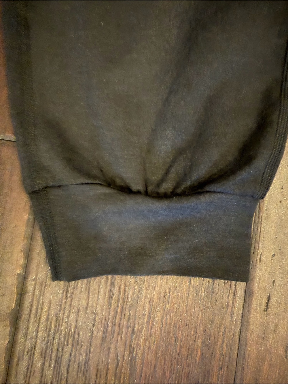 NWOT- Brand new, never worn Vuori Charcoal Heather Performance Joggers - Picture 5 of 12